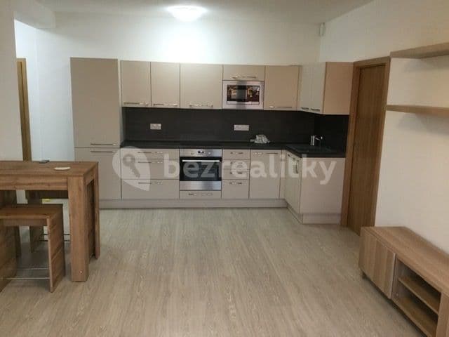 Pronájem bytu 1+1 47 m², Železničního pluku, Pardubice, Pardubický kraj Pronájem bytu 1+1 47 m², Železničního pluku, Pardubice, Pardubický kraj