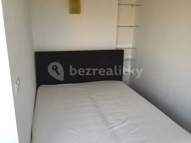 Pronájem bytu 1+1 47 m², Železničního pluku, Pardubice, Pardubický kraj Pronájem bytu 1+1 47 m², Železničního pluku, Pardubice, Pardubický kraj