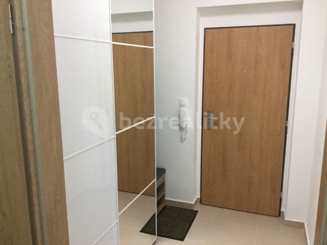 Pronájem bytu 1+1 47 m², Železničního pluku, Pardubice, Pardubický kraj Pronájem bytu 1+1 47 m², Železničního pluku, Pardubice, Pardubický kraj