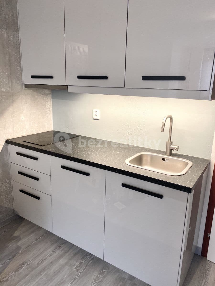 Pronájem bytu 1+kk 29 m², Pod Lysinami, Praha, Praha Pronájem bytu 1+kk 29 m², Pod Lysinami, Praha, Praha