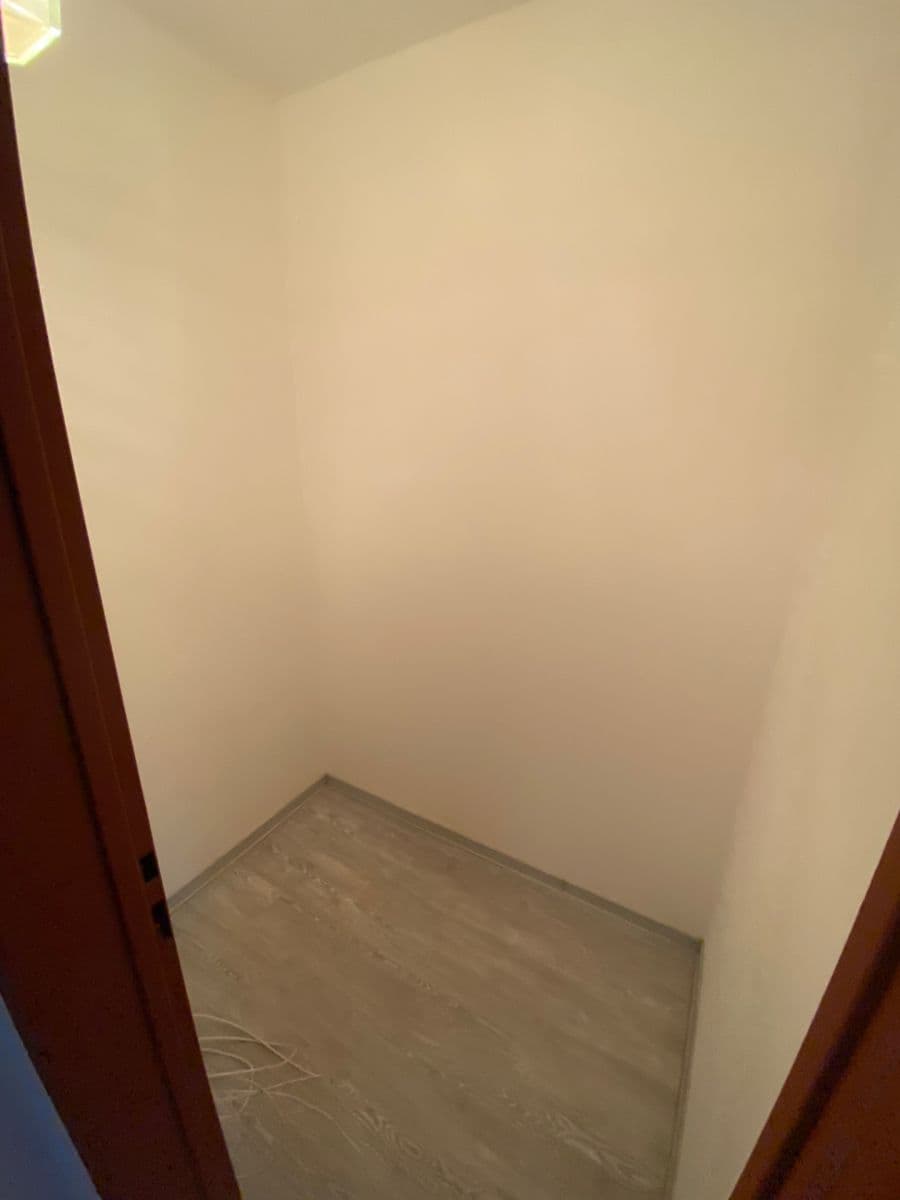 Pronájem bytu 1+kk 29 m², Pod Lysinami, Praha, Praha Pronájem bytu 1+kk 29 m², Pod Lysinami, Praha, Praha
