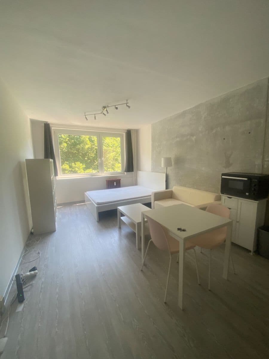 Pronájem bytu 1+kk 29 m², Pod Lysinami, Praha, Praha Pronájem bytu 1+kk 29 m², Pod Lysinami, Praha, Praha