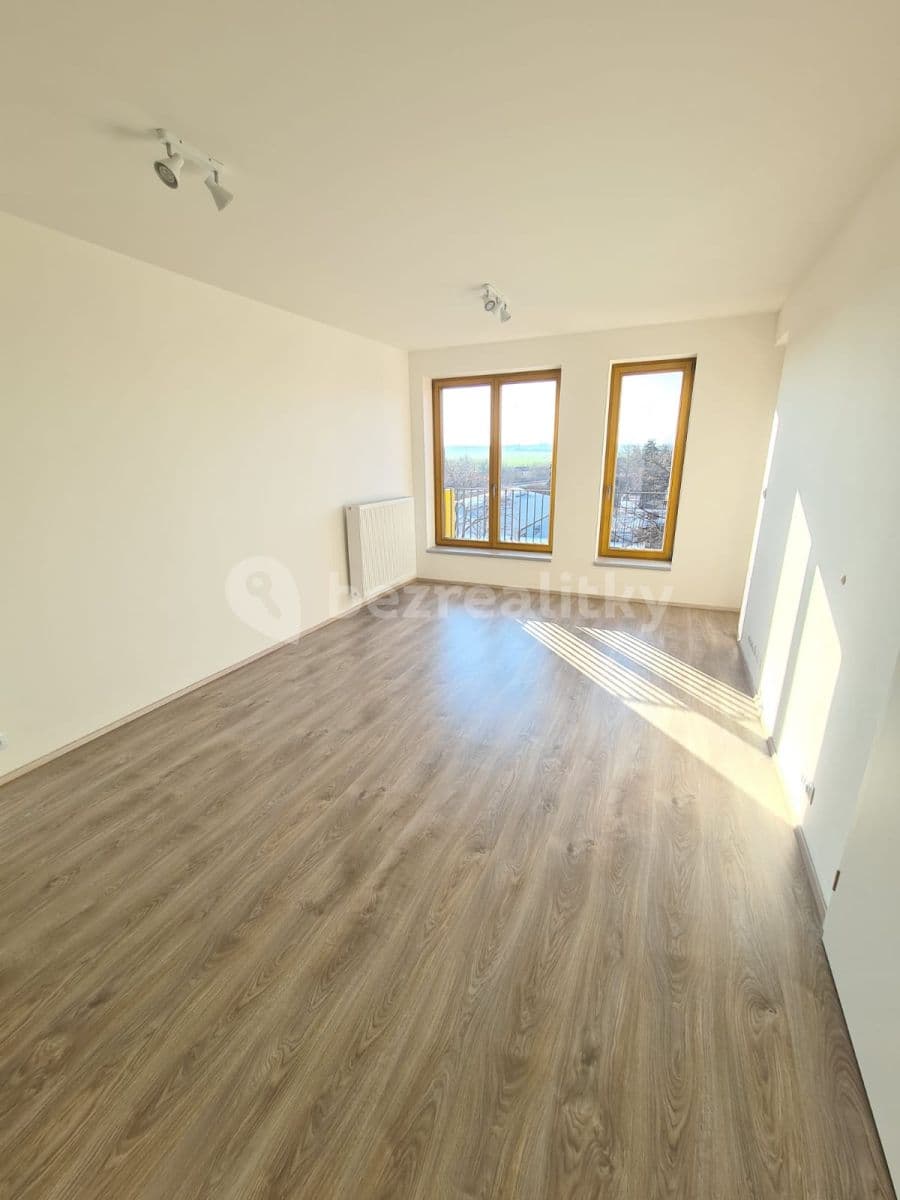 Pronájem bytu 2+kk 46 m², Tovární, Čelákovice, Středočeský kraj Pronájem bytu 2+kk 46 m², Tovární, Čelákovice, Středočeský kraj