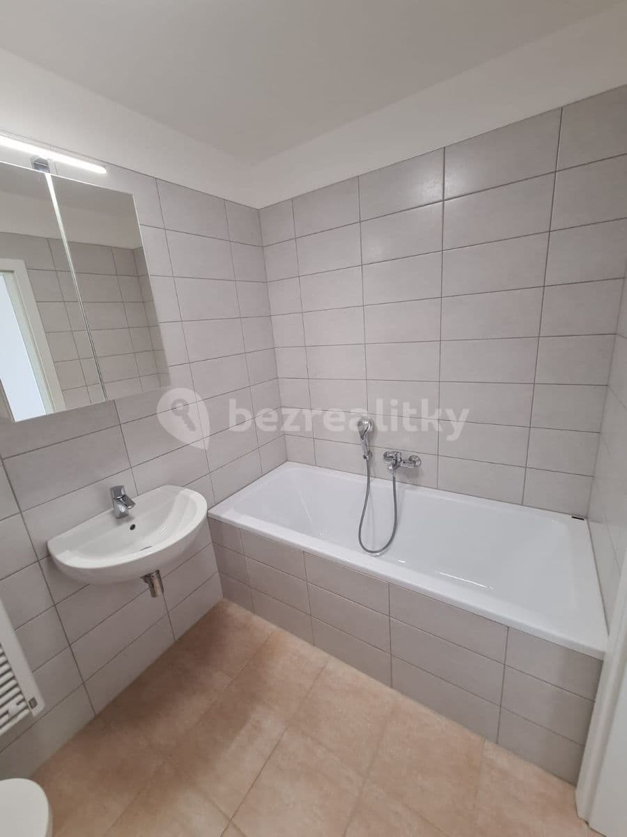 Pronájem bytu 2+kk 46 m², Tovární, Čelákovice, Středočeský kraj Pronájem bytu 2+kk 46 m², Tovární, Čelákovice, Středočeský kraj