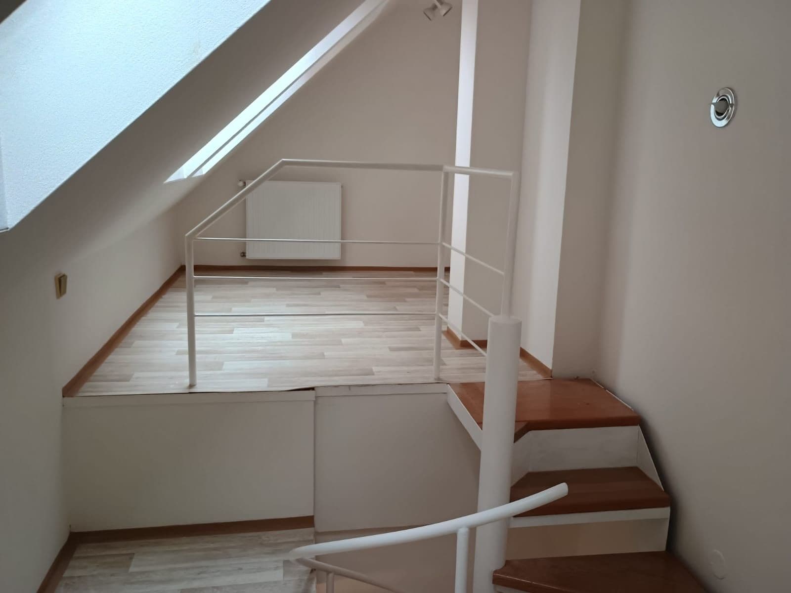 Pronájem bytu 2+1 62 m², Sdružení, Praha, Praha Pronájem bytu 2+1 62 m², Sdružení, Praha, Praha