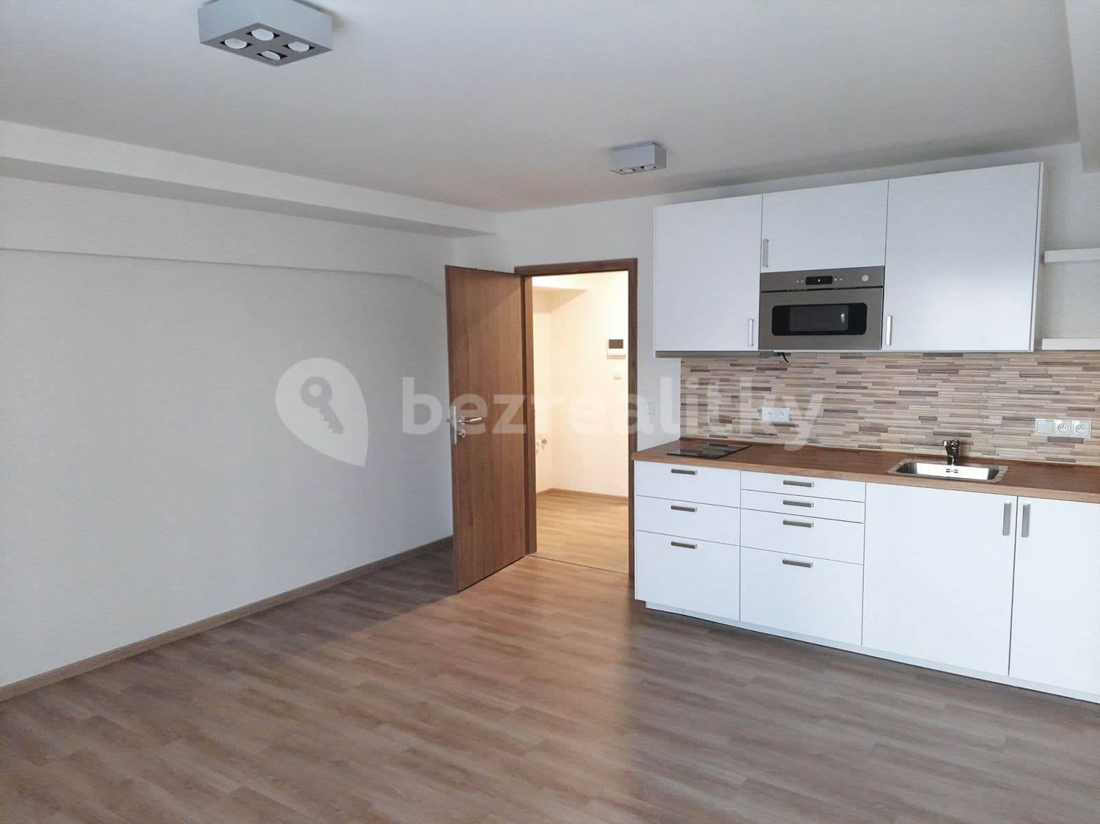 Pronájem bytu 1+kk 26 m², U Stadionu, Břeclav, Jihomoravský kraj Pronájem bytu 1+kk 26 m², U Stadionu, Břeclav, Jihomoravský kraj