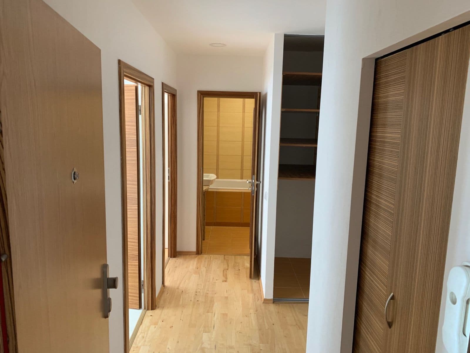Pronájem bytu 3+kk 80 m², Váňova, Kladno, Středočeský kraj Pronájem bytu 3+kk 80 m², Váňova, Kladno, Středočeský kraj