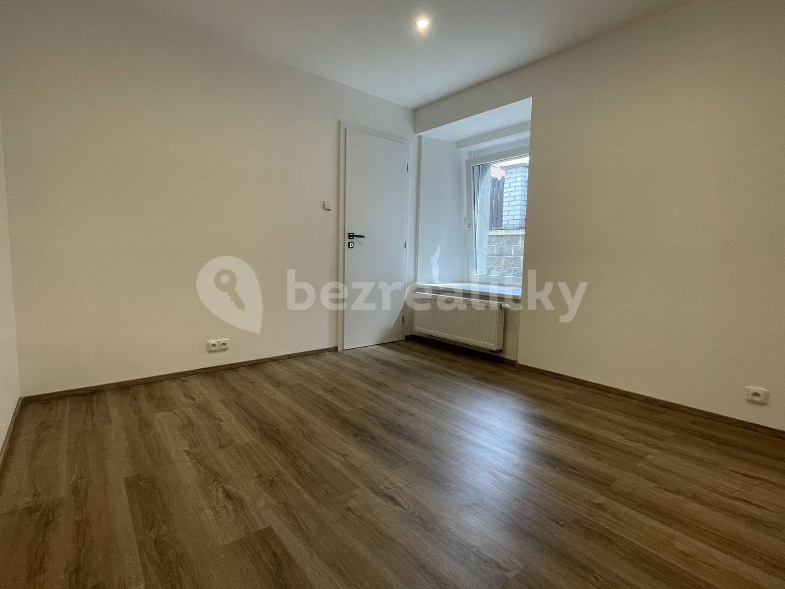 Pronájem bytu 2+1 50 m², Kralupská, Statenice, Středočeský kraj Pronájem bytu 2+1 50 m², Kralupská, Statenice, Středočeský kraj