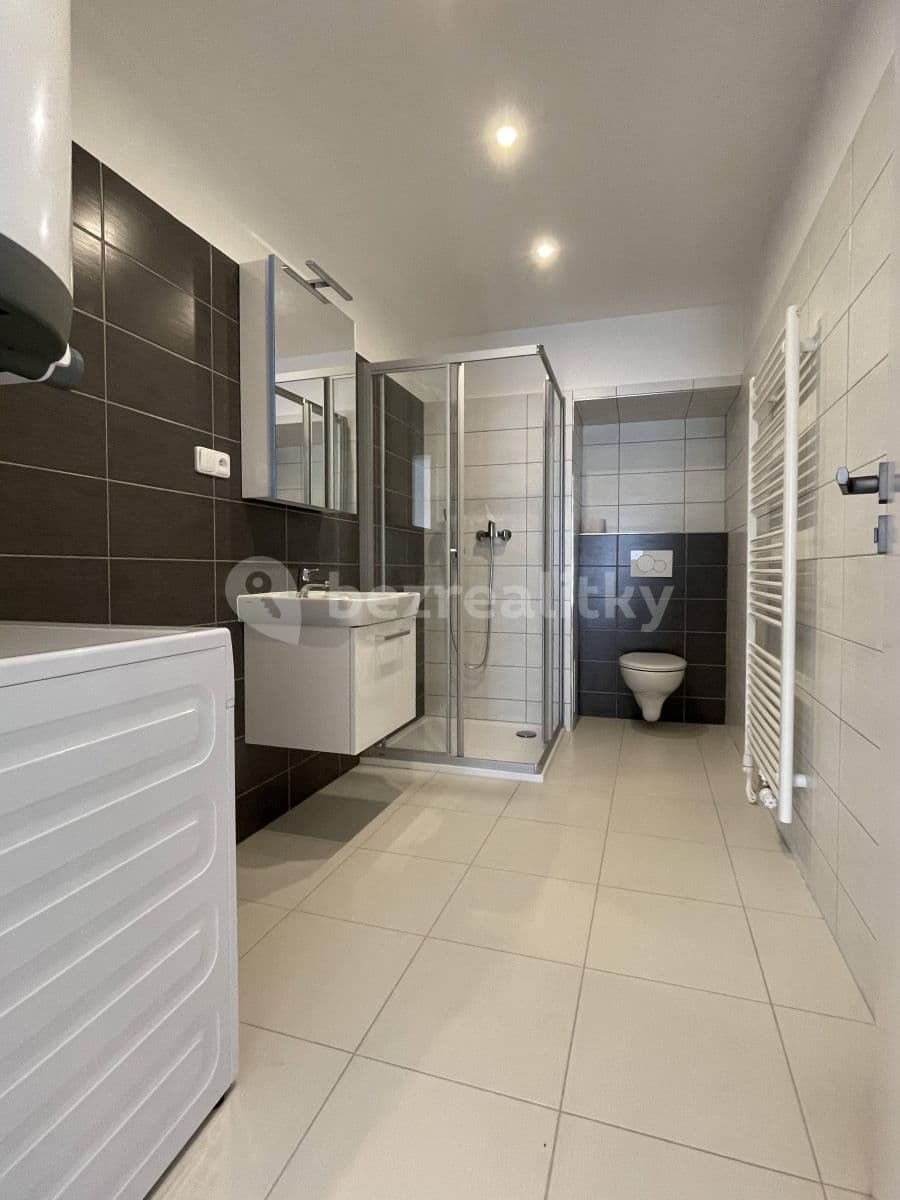 Pronájem bytu 2+1 50 m², Kralupská, Statenice, Středočeský kraj Pronájem bytu 2+1 50 m², Kralupská, Statenice, Středočeský kraj