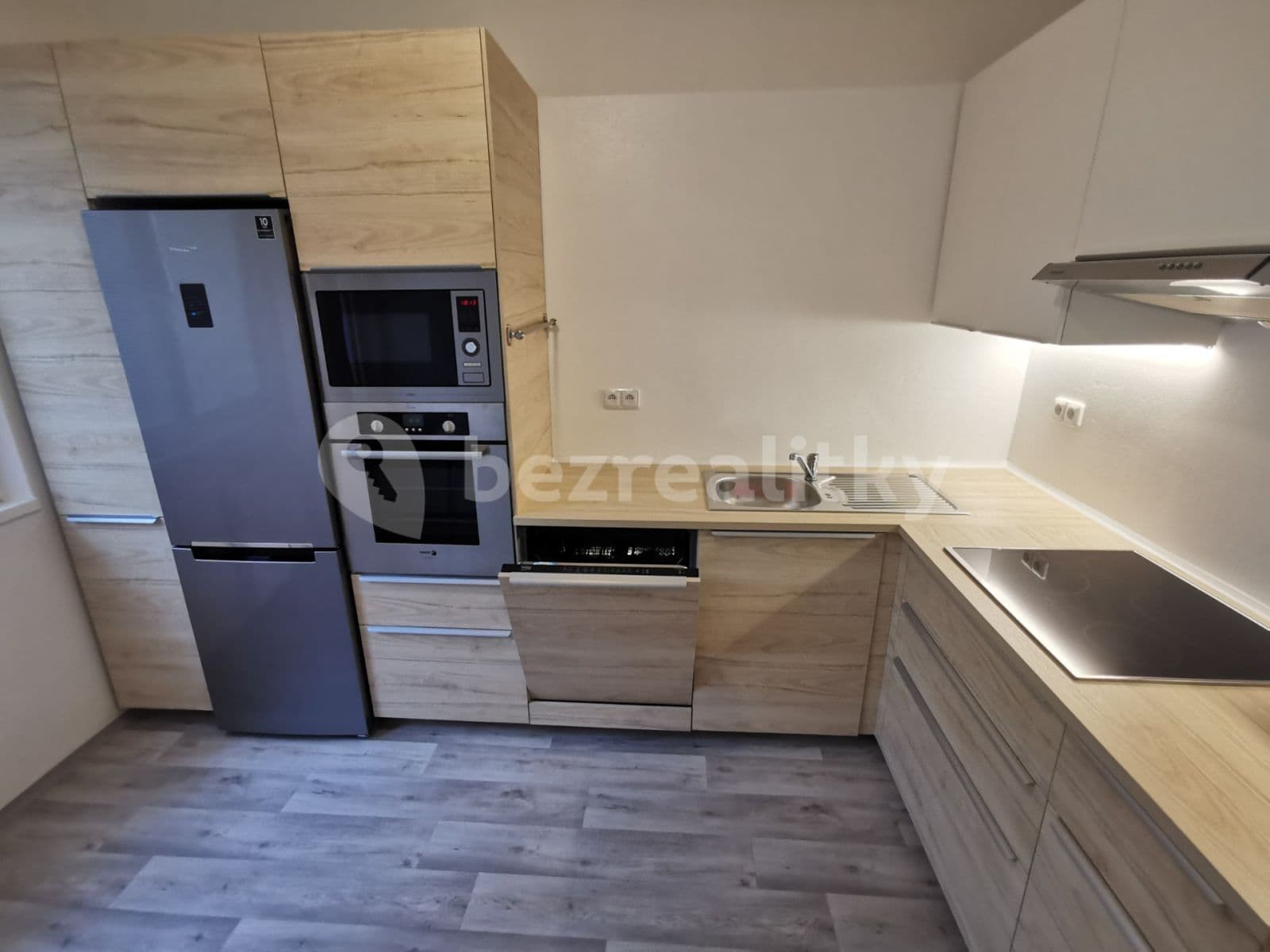Pronájem bytu 3+1 70 m², Na Honech I, Zlín, Zlínský kraj Pronájem bytu 3+1 70 m², Na Honech I, Zlín, Zlínský kraj
