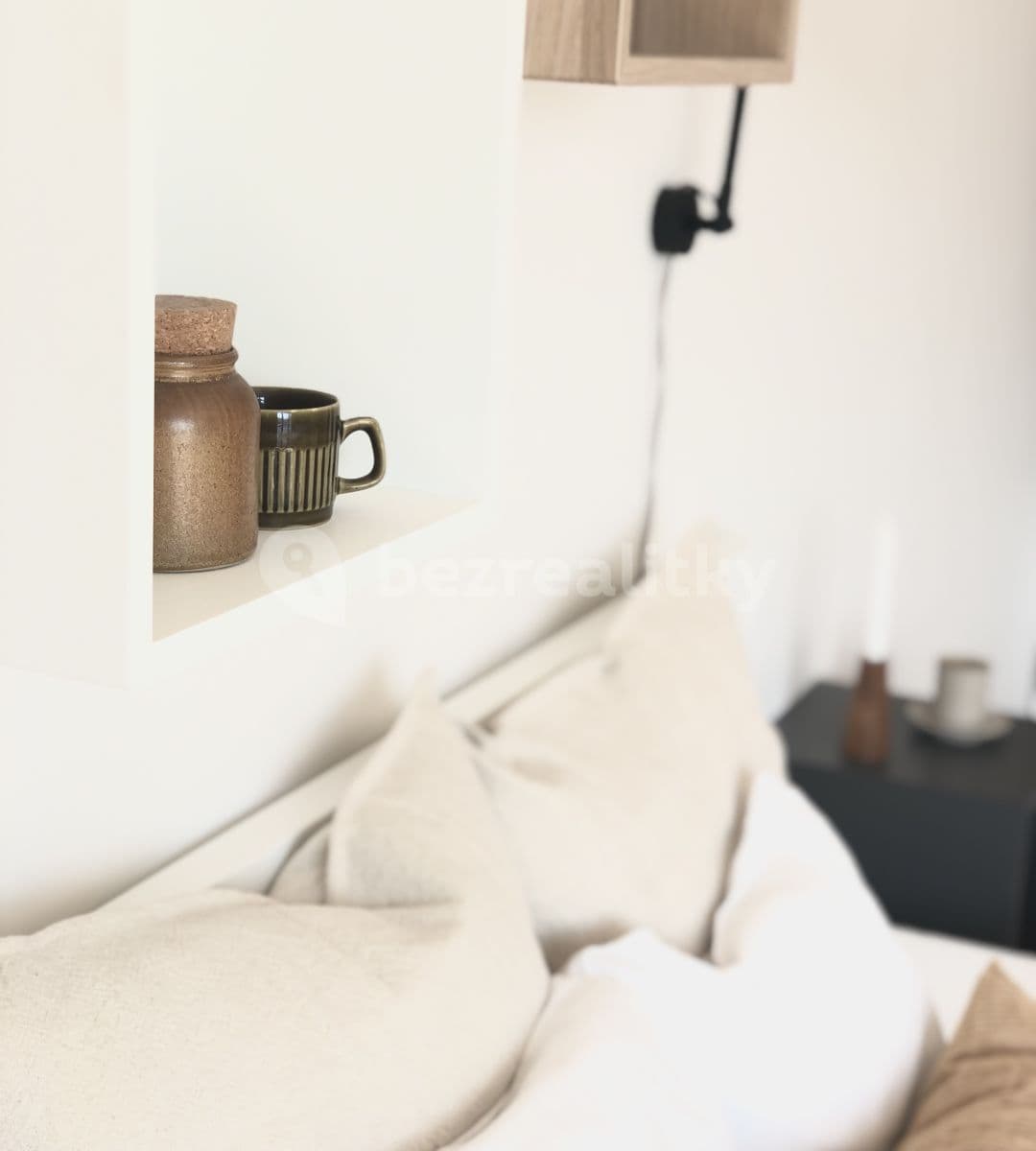 Pronájem bytu 1+kk 35 m², Jeronýmova, Brno, Jihomoravský kraj Pronájem bytu 1+kk 35 m², Jeronýmova, Brno, Jihomoravský kraj