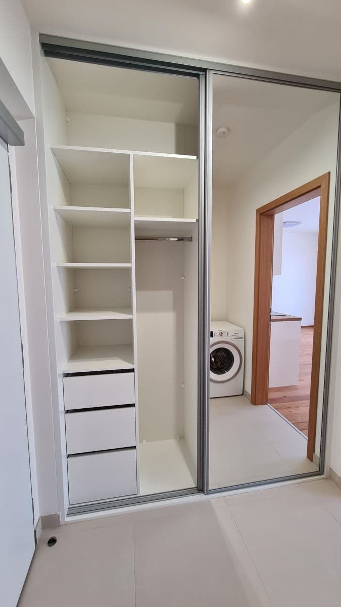 Pronájem bytu 1+kk 31 m², Naskové, Praha, Praha Pronájem bytu 1+kk 31 m², Naskové, Praha, Praha