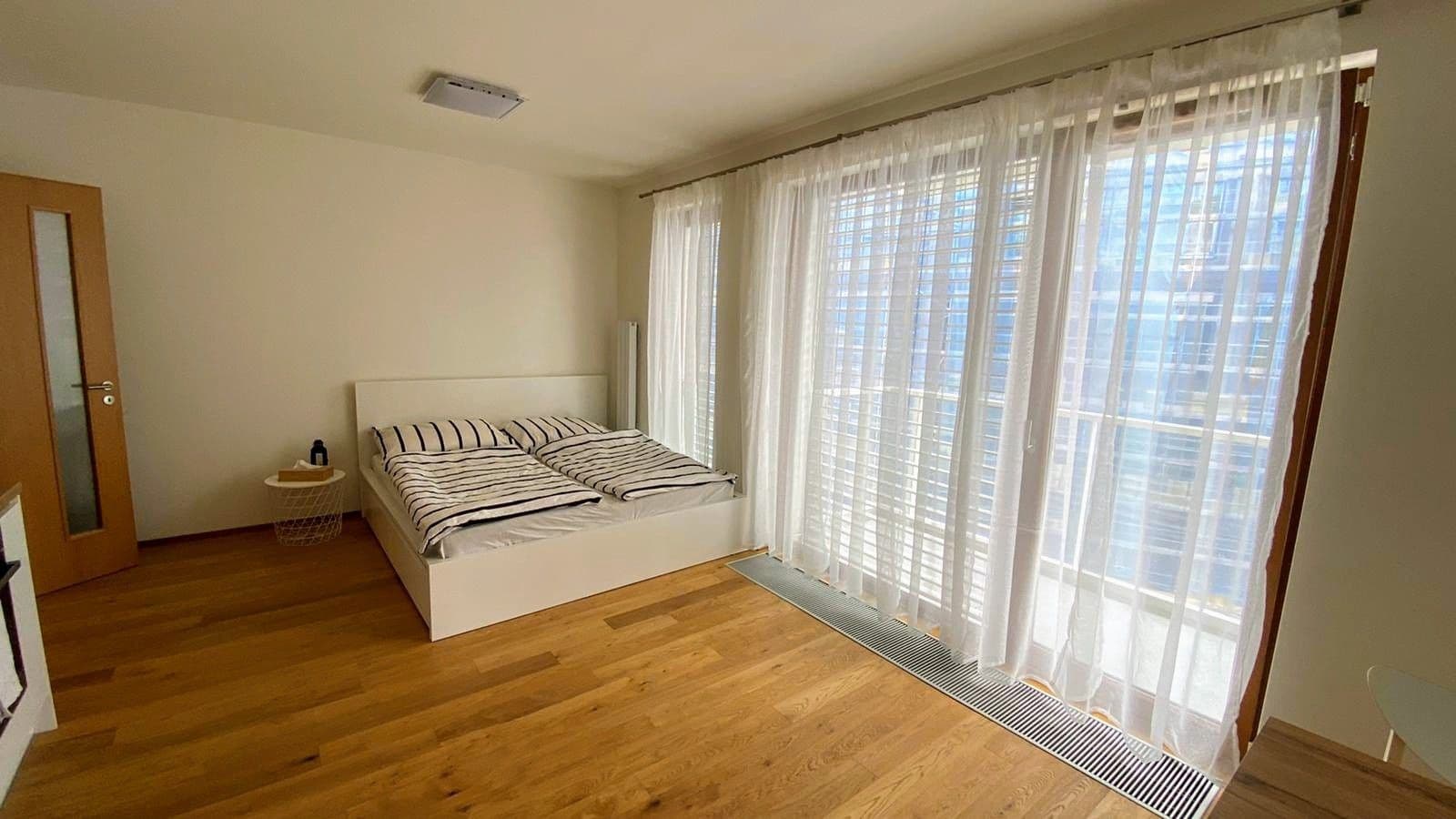 Pronájem bytu 1+kk 31 m², Naskové, Praha, Praha Pronájem bytu 1+kk 31 m², Naskové, Praha, Praha