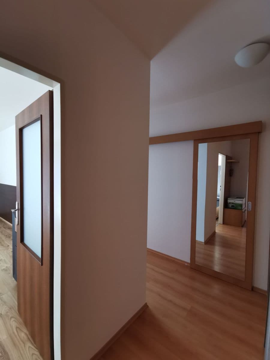 Pronájem bytu 2+1 87 m², Kúty, Zlín, Zlínský kraj Pronájem bytu 2+1 87 m², Kúty, Zlín, Zlínský kraj