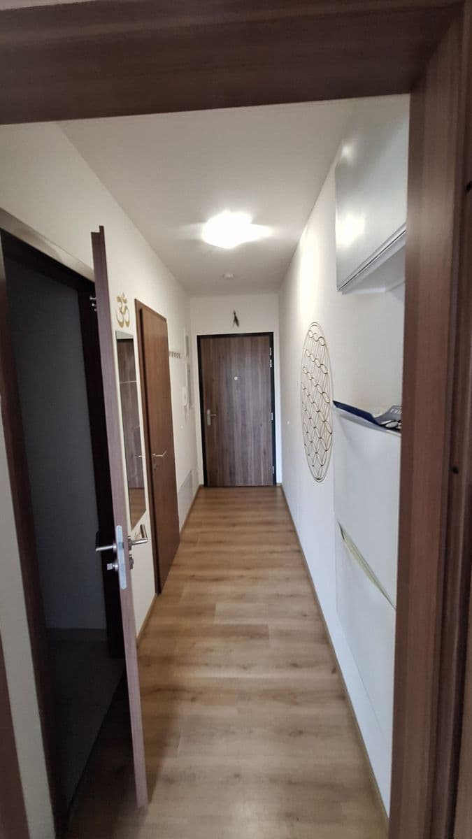 Pronájem bytu 1+kk 36 m², Nad Úžlabinou, Praha, Praha Pronájem bytu 1+kk 36 m², Nad Úžlabinou, Praha, Praha