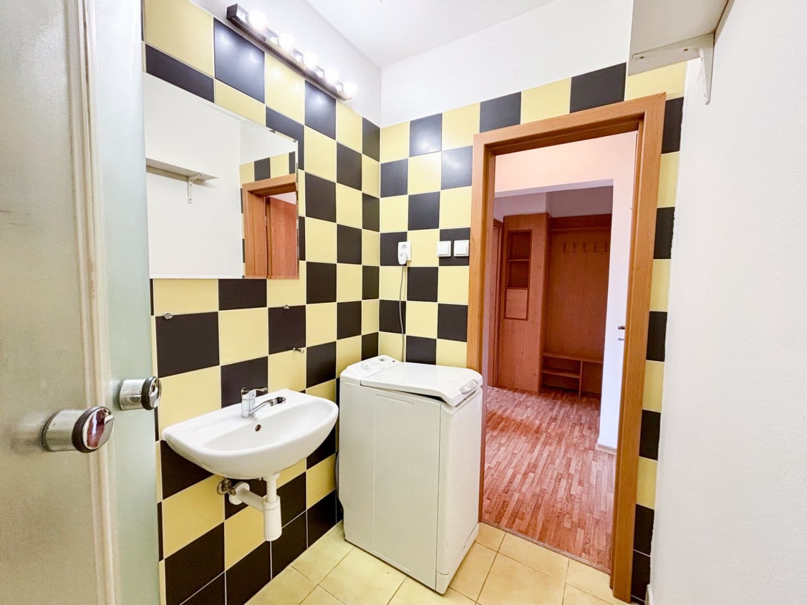 Pronájem bytu 2+kk 40 m², Čechovská, Příbram, Středočeský kraj Pronájem bytu 2+kk 40 m², Čechovská, Příbram, Středočeský kraj
