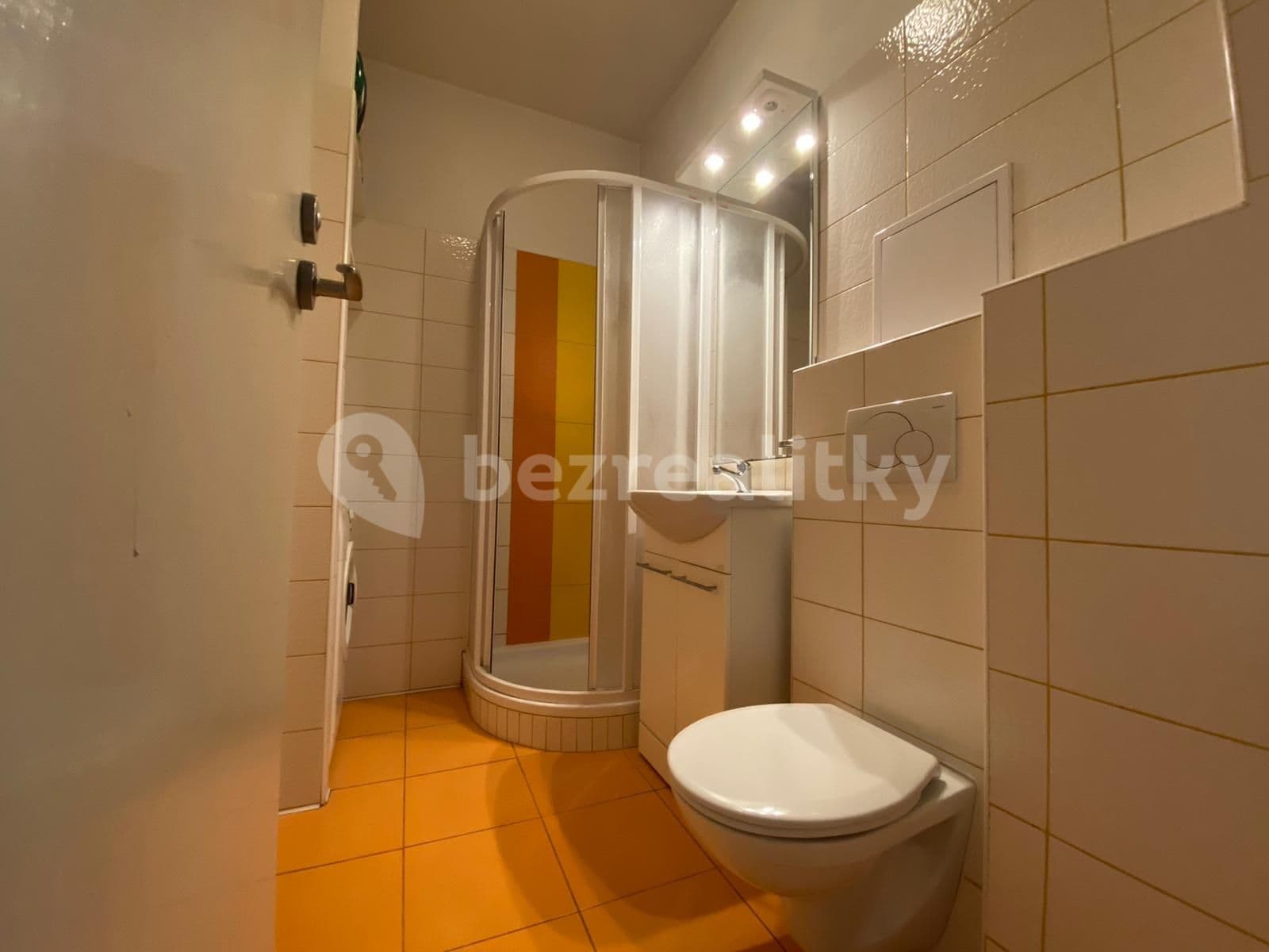 Pronájem bytu 2+kk 35 m², Novorossijská, Praha, Praha Pronájem bytu 2+kk 35 m², Novorossijská, Praha, Praha