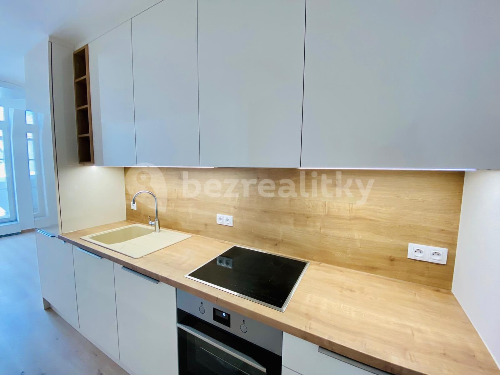 Pronájem bytu 2+kk 61 m², Šaldova, Praha, Praha Pronájem bytu 2+kk 61 m², Šaldova, Praha, Praha