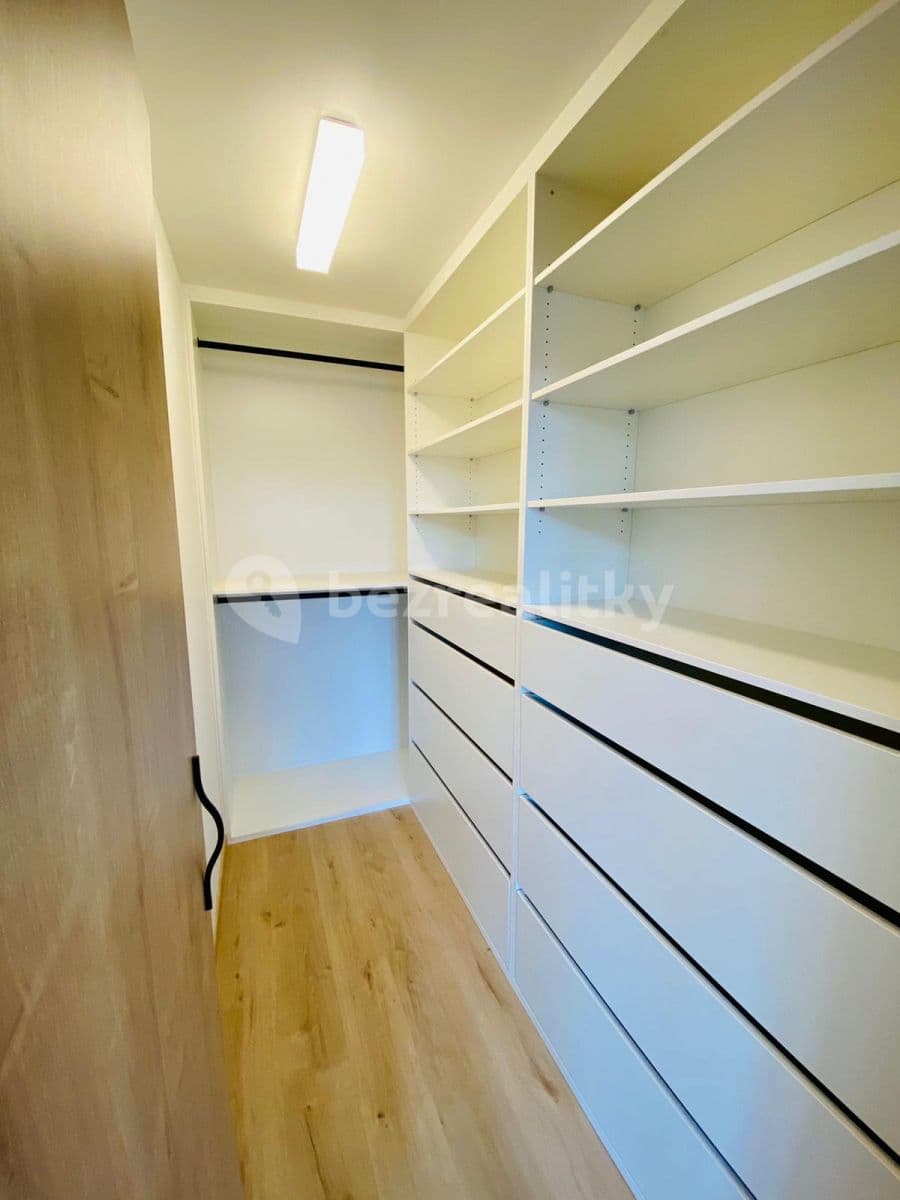 Pronájem bytu 2+kk 61 m², Šaldova, Praha, Praha Pronájem bytu 2+kk 61 m², Šaldova, Praha, Praha