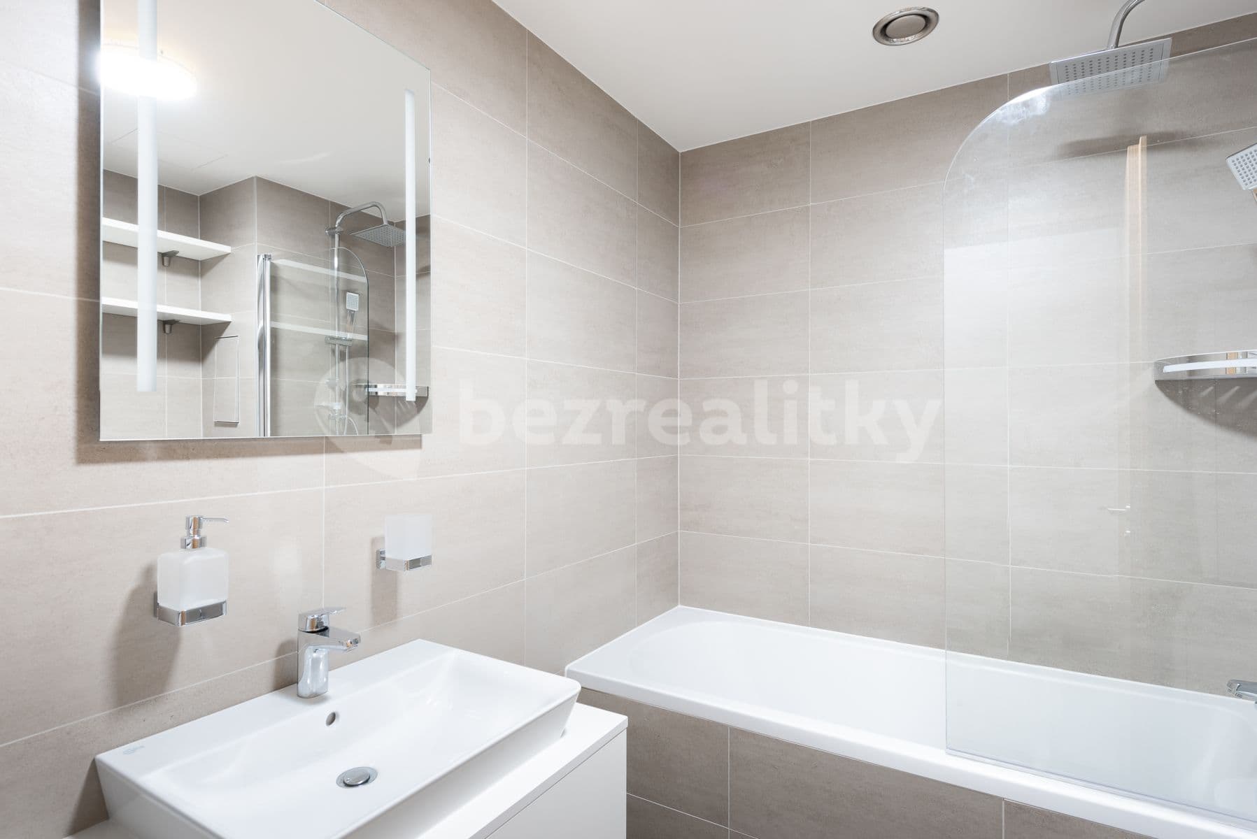 Pronájem bytu 2+kk 52 m², Argentinská, Praha, Praha Pronájem bytu 2+kk 52 m², Argentinská, Praha, Praha