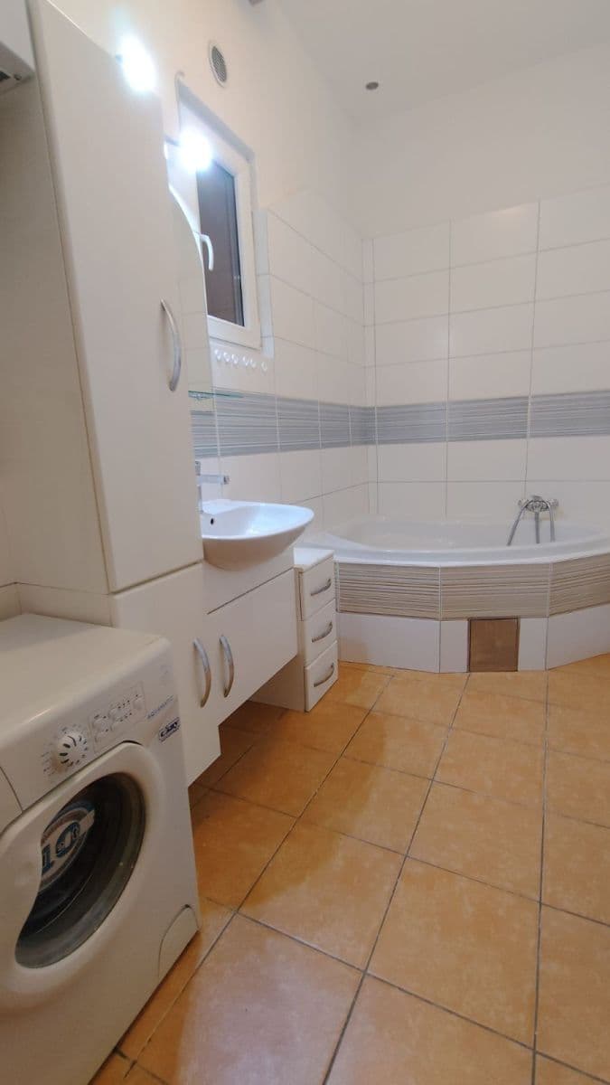 Pronájem bytu 2+kk 49 m², Moskevská, Praha, Praha Pronájem bytu 2+kk 49 m², Moskevská, Praha, Praha