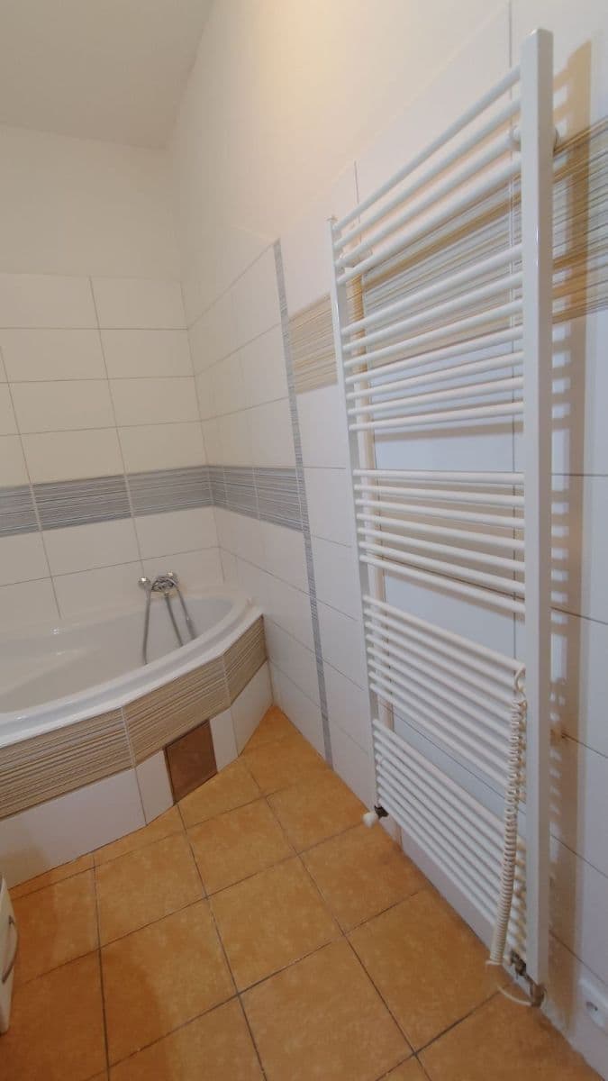 Pronájem bytu 2+kk 49 m², Moskevská, Praha, Praha Pronájem bytu 2+kk 49 m², Moskevská, Praha, Praha