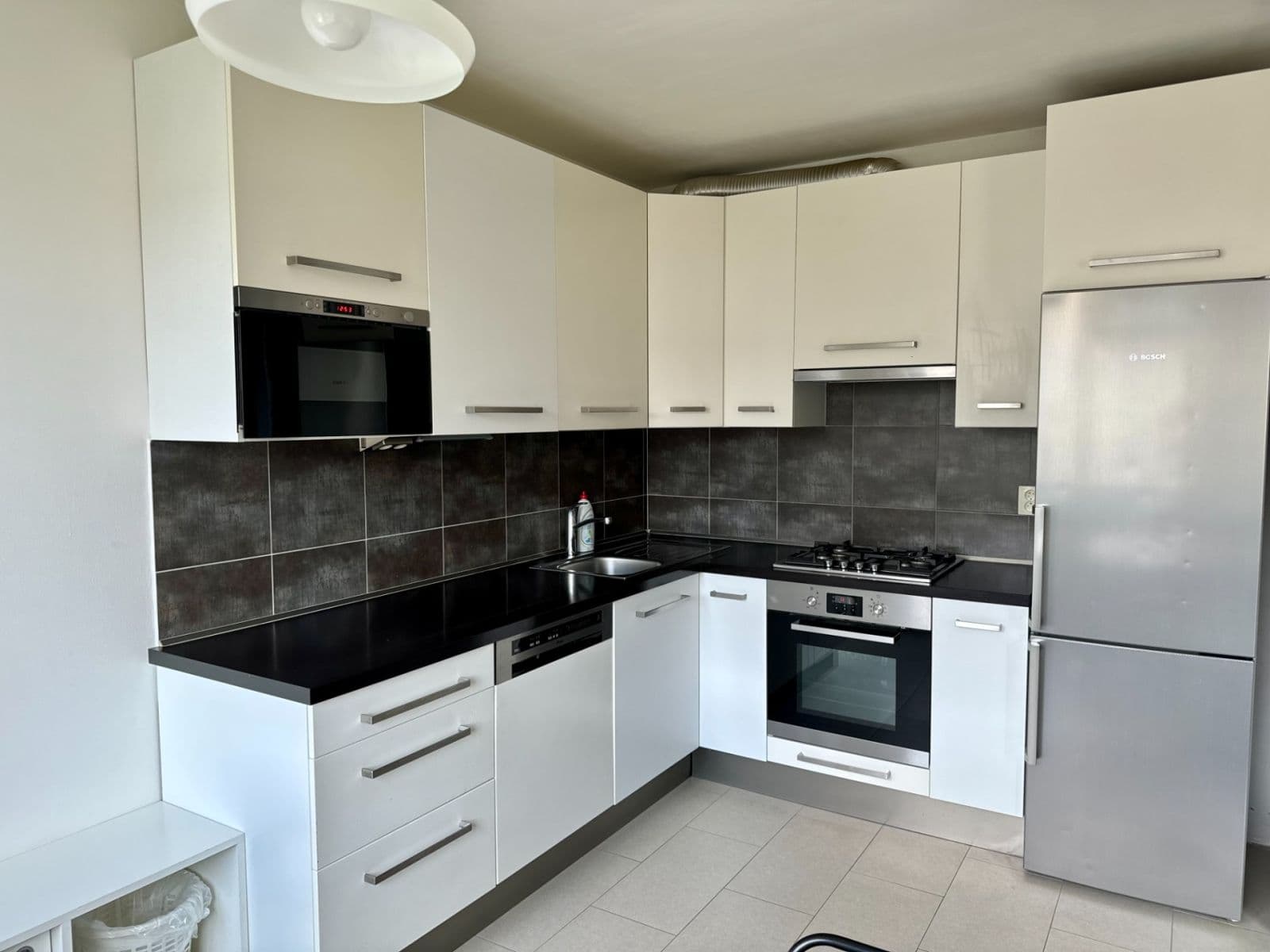 Pronájem bytu 2+1 64 m², Frýdlantská, Praha, Praha Pronájem bytu 2+1 64 m², Frýdlantská, Praha, Praha