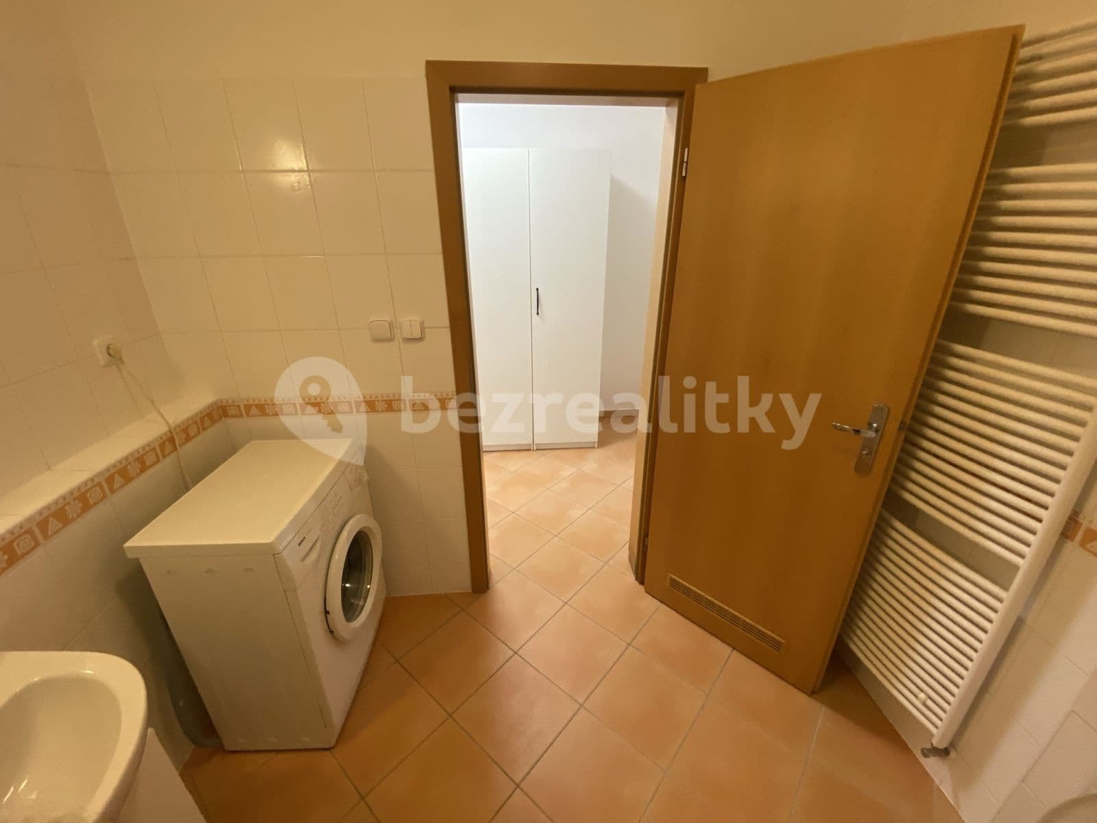 Pronájem bytu 1+kk 37 m², Názovská, Praha, Praha Pronájem bytu 1+kk 37 m², Názovská, Praha, Praha