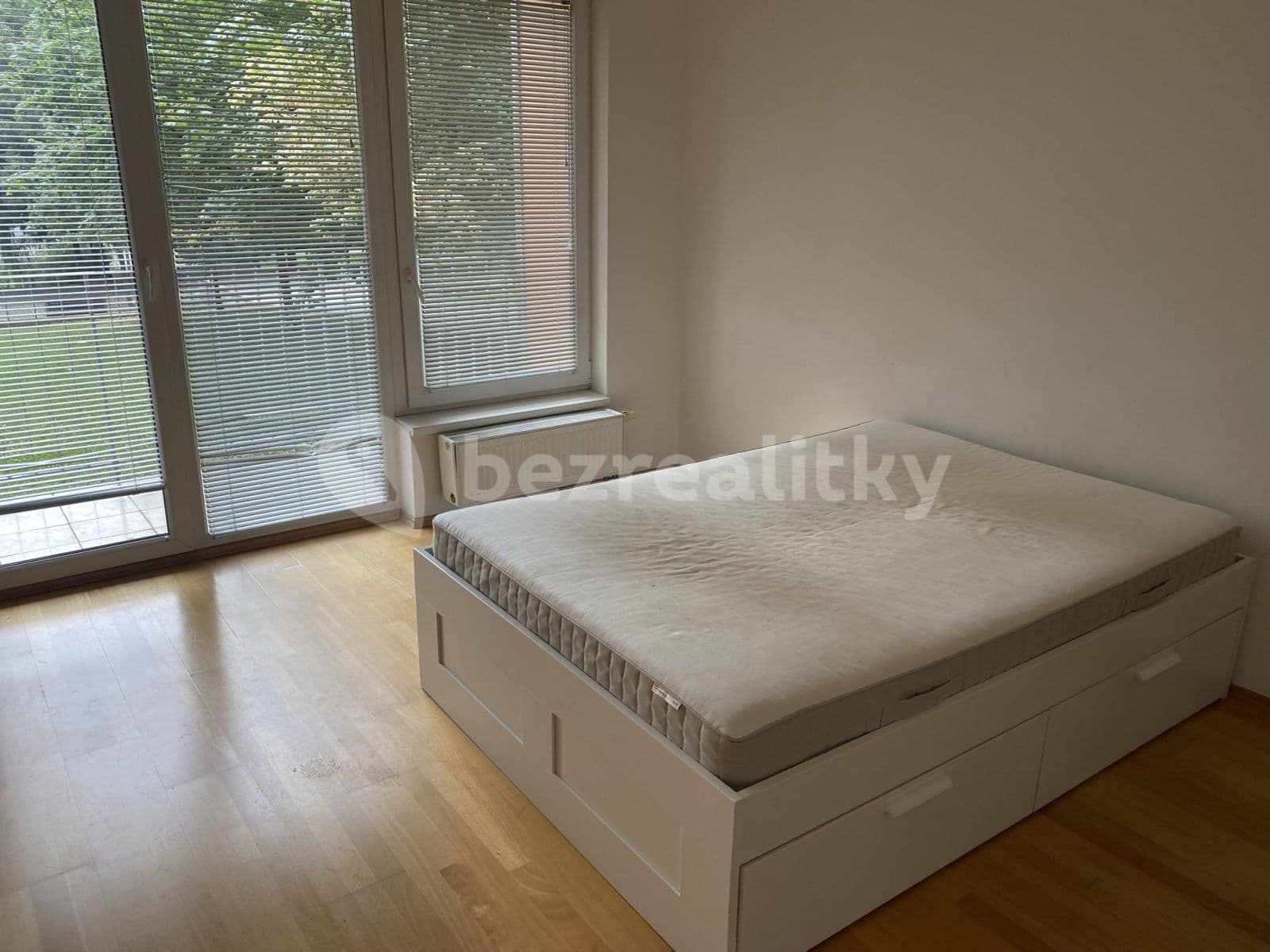 Pronájem bytu 1+kk 37 m², Názovská, Praha, Praha Pronájem bytu 1+kk 37 m², Názovská, Praha, Praha