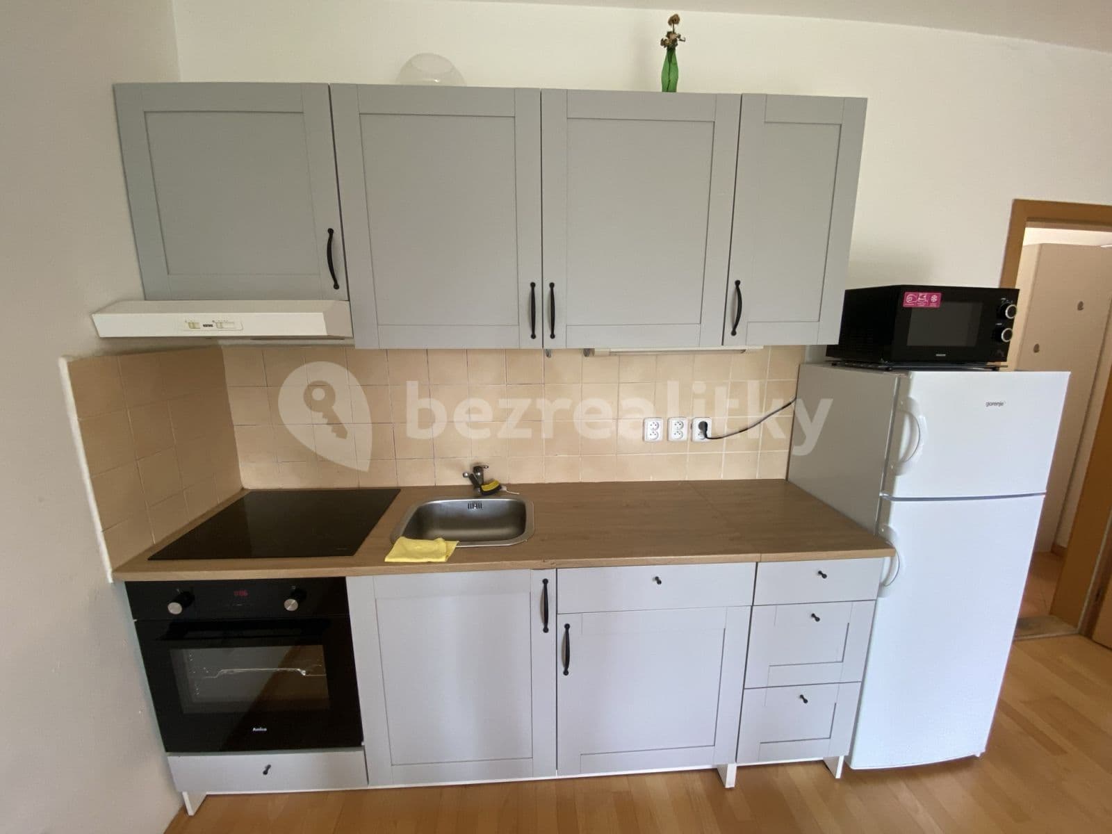 Pronájem bytu 1+kk 37 m², Názovská, Praha, Praha Pronájem bytu 1+kk 37 m², Názovská, Praha, Praha