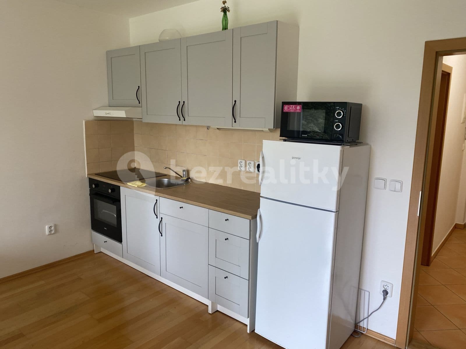 Pronájem bytu 1+kk 37 m², Názovská, Praha, Praha Pronájem bytu 1+kk 37 m², Názovská, Praha, Praha