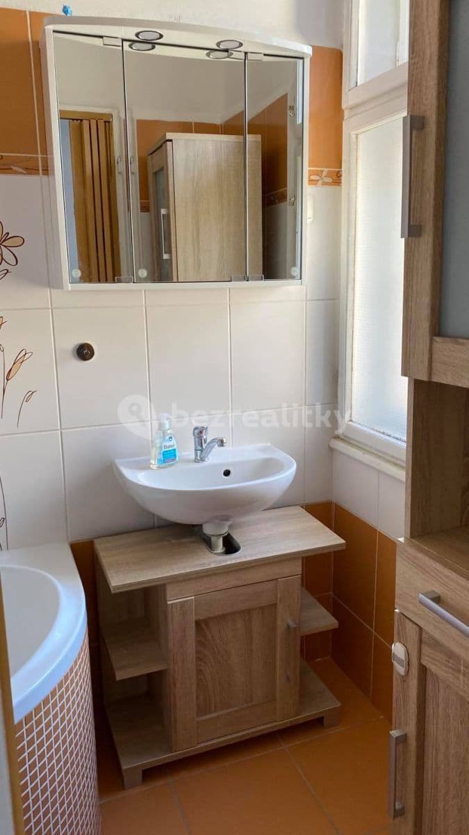 Pronájem bytu 3+1 80 m², Na Výšinách, Děčín, Ústecký kraj Pronájem bytu 3+1 80 m², Na Výšinách, Děčín, Ústecký kraj