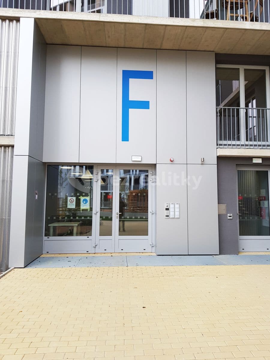 Pronájem bytu 2+kk 61 m², Mezi Vodami, Praha, Praha Pronájem bytu 2+kk 61 m², Mezi Vodami, Praha, Praha