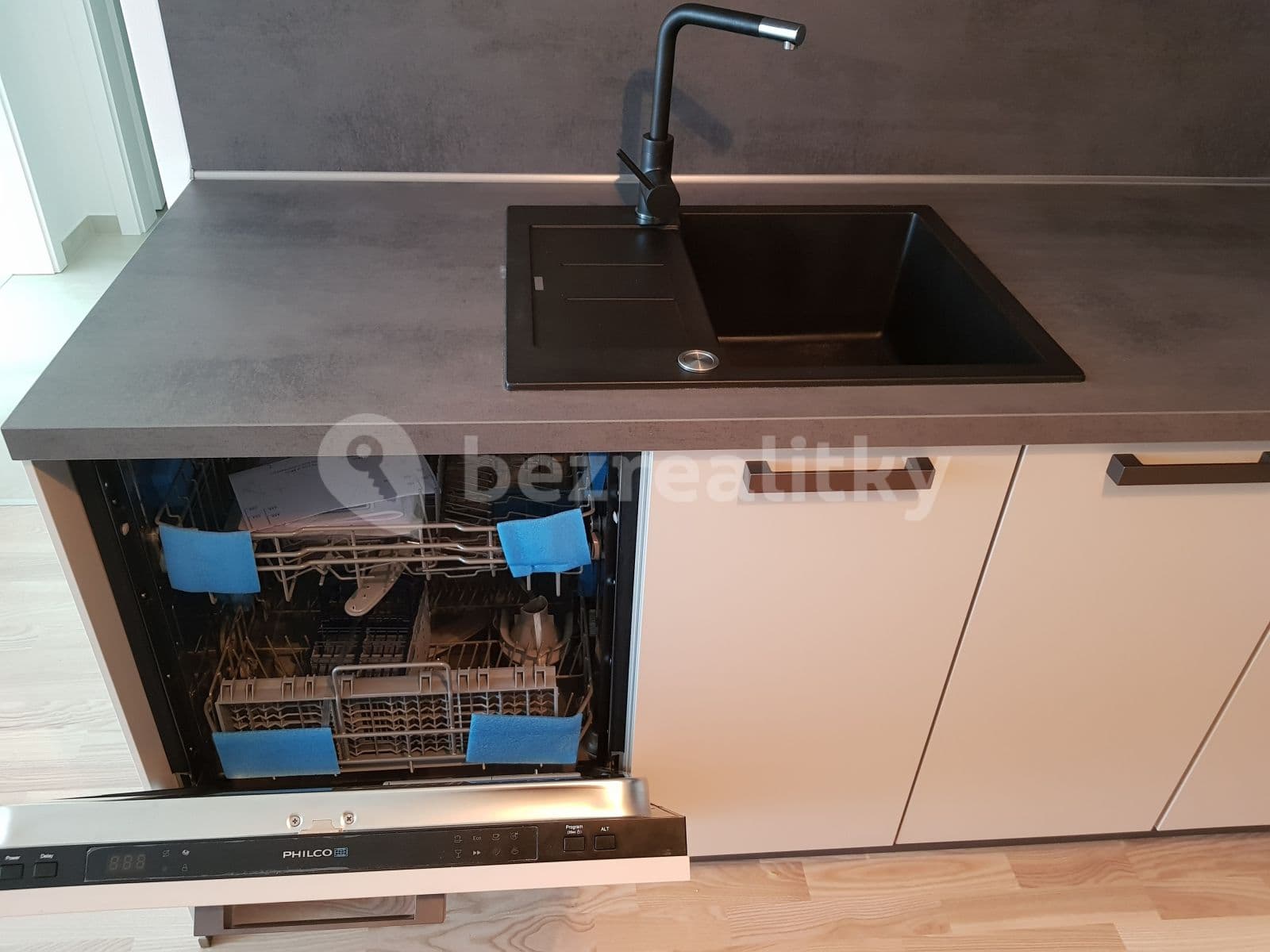 Pronájem bytu 2+kk 61 m², Mezi Vodami, Praha, Praha Pronájem bytu 2+kk 61 m², Mezi Vodami, Praha, Praha