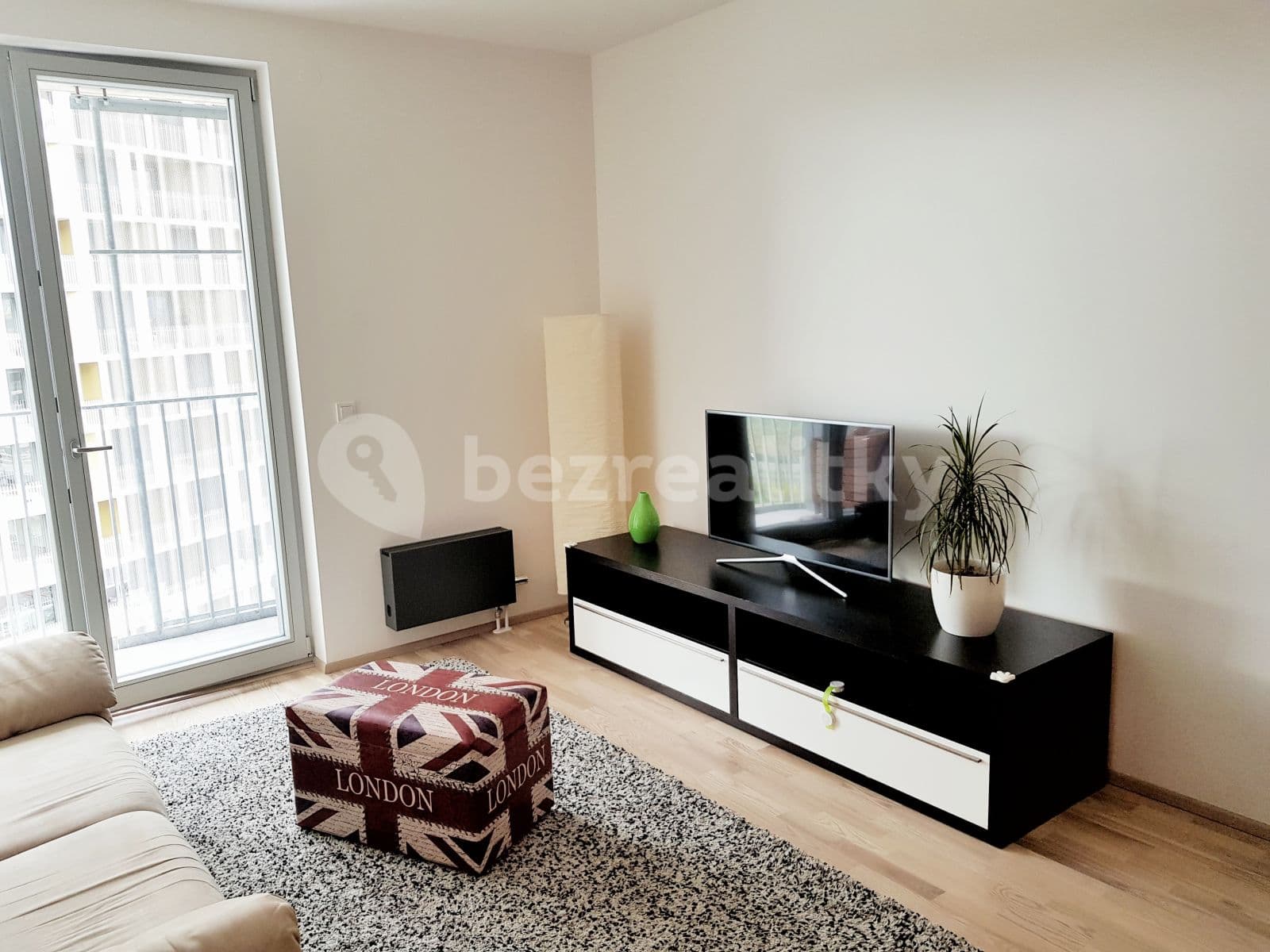Pronájem bytu 2+kk 61 m², Mezi Vodami, Praha, Praha Pronájem bytu 2+kk 61 m², Mezi Vodami, Praha, Praha