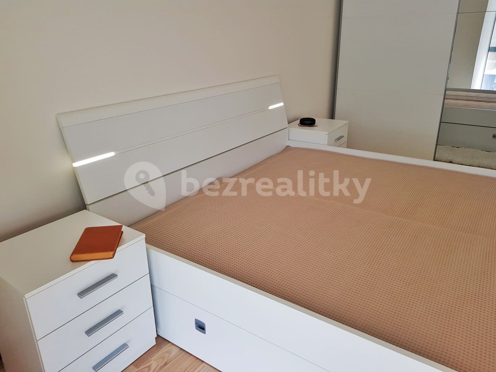 Pronájem bytu 2+kk 61 m², Mezi Vodami, Praha, Praha Pronájem bytu 2+kk 61 m², Mezi Vodami, Praha, Praha
