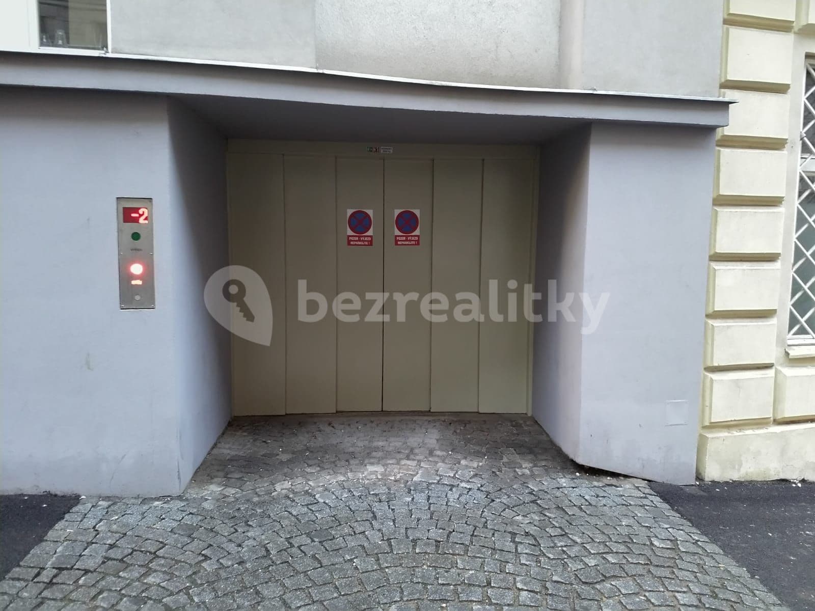 Pronájem garáže 13 m², Řehořova, Praha, Praha Pronájem garáže 13 m², Řehořova, Praha, Praha