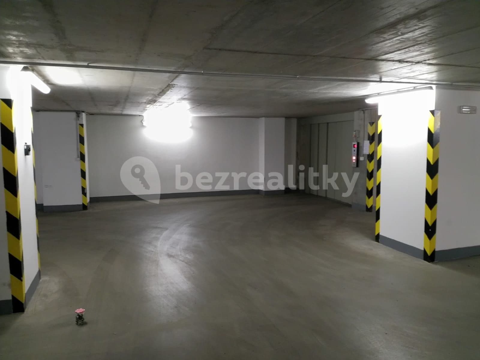 Pronájem garáže 13 m², Řehořova, Praha, Praha Pronájem garáže 13 m², Řehořova, Praha, Praha