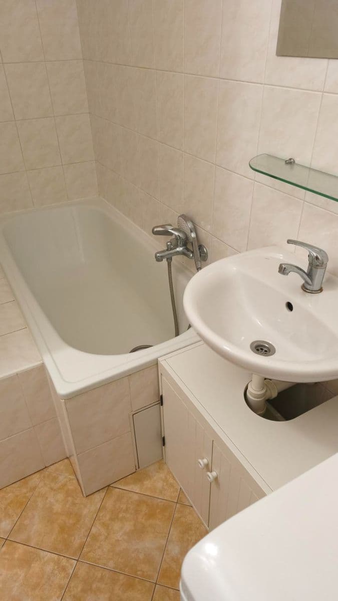 Pronájem bytu 2+kk 40 m², Čestmírova, Praha, Praha Pronájem bytu 2+kk 40 m², Čestmírova, Praha, Praha