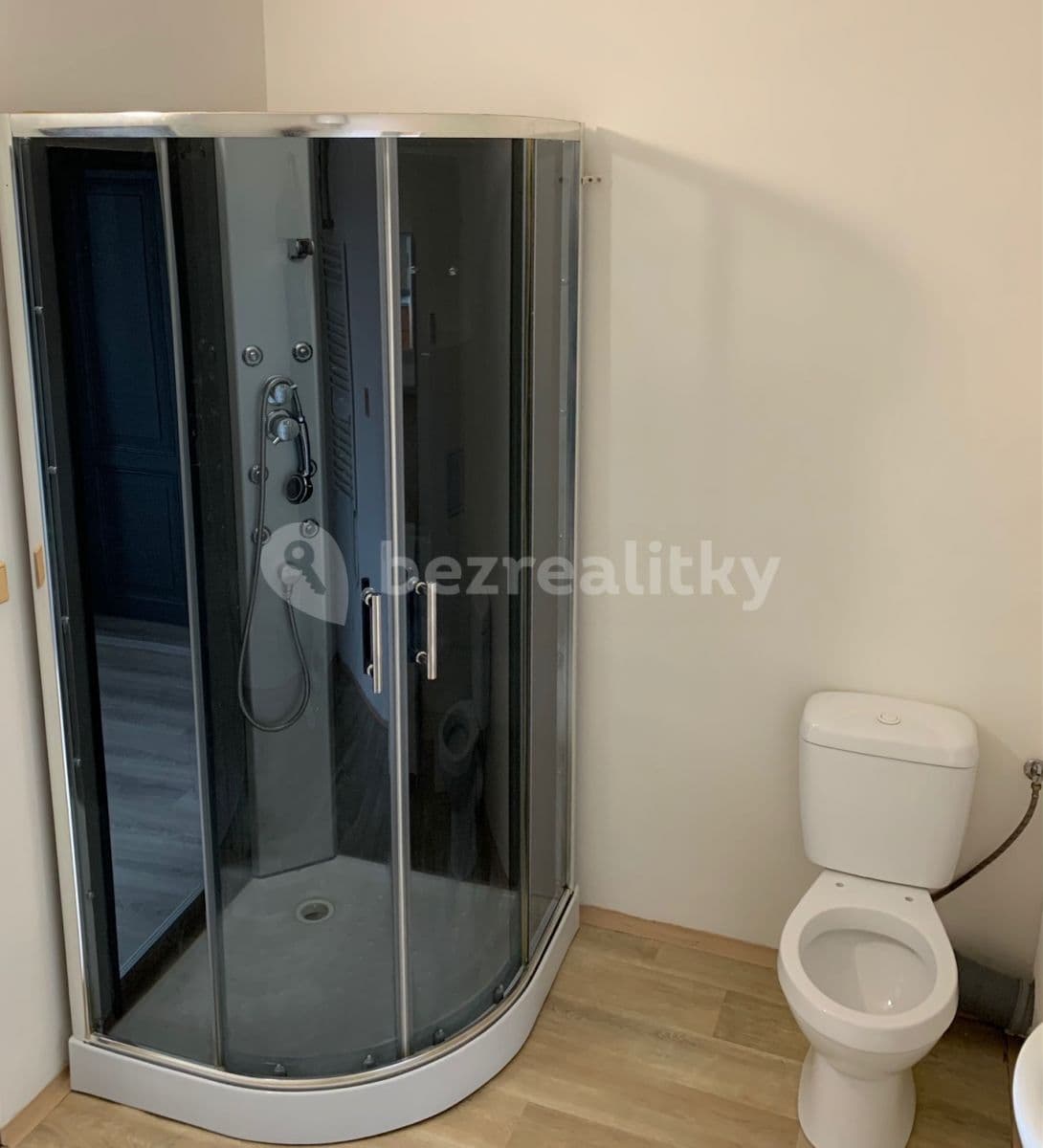 Pronájem bytu 1+1 40 m², Hlavní, Ostrava, Moravskoslezský kraj Pronájem bytu 1+1 40 m², Hlavní, Ostrava, Moravskoslezský kraj