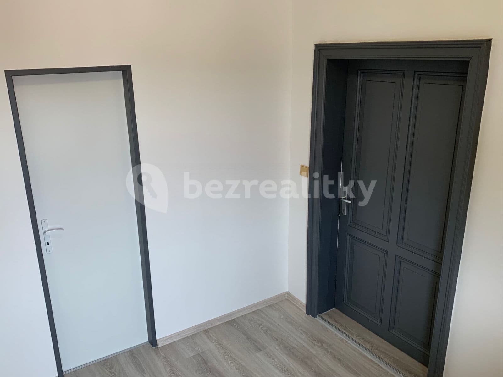 Pronájem bytu 1+1 40 m², Hlavní, Ostrava, Moravskoslezský kraj Pronájem bytu 1+1 40 m², Hlavní, Ostrava, Moravskoslezský kraj