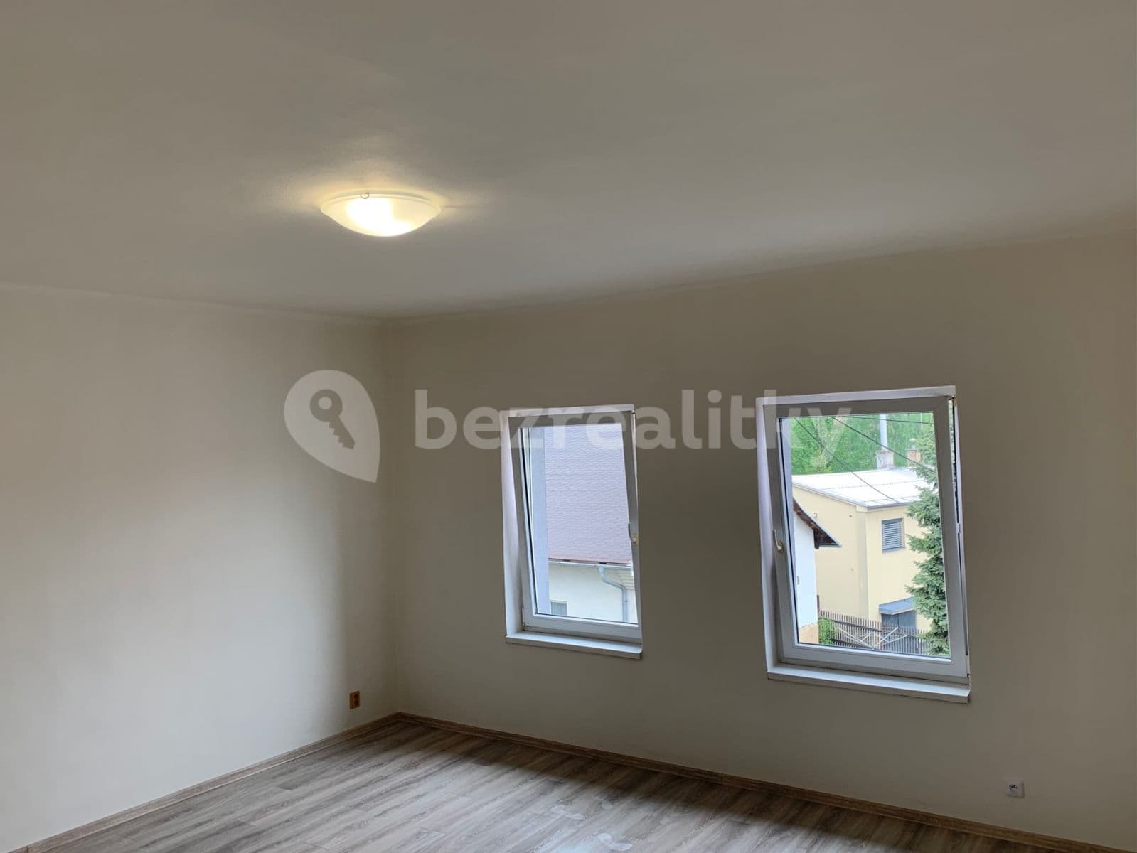 Pronájem bytu 1+1 40 m², Hlavní, Ostrava, Moravskoslezský kraj Pronájem bytu 1+1 40 m², Hlavní, Ostrava, Moravskoslezský kraj
