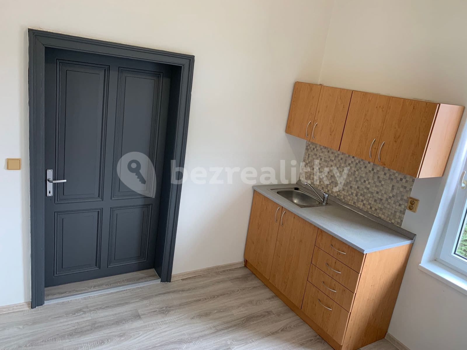 Pronájem bytu 1+1 40 m², Hlavní, Ostrava, Moravskoslezský kraj Pronájem bytu 1+1 40 m², Hlavní, Ostrava, Moravskoslezský kraj