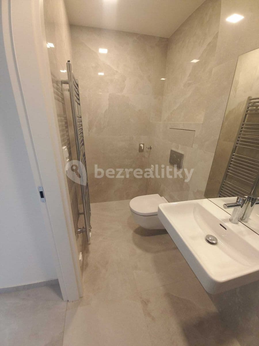 Pronájem bytu 1+kk 26 m², Podplukovníka Sochora, Praha, Praha Pronájem bytu 1+kk 26 m², Podplukovníka Sochora, Praha, Praha