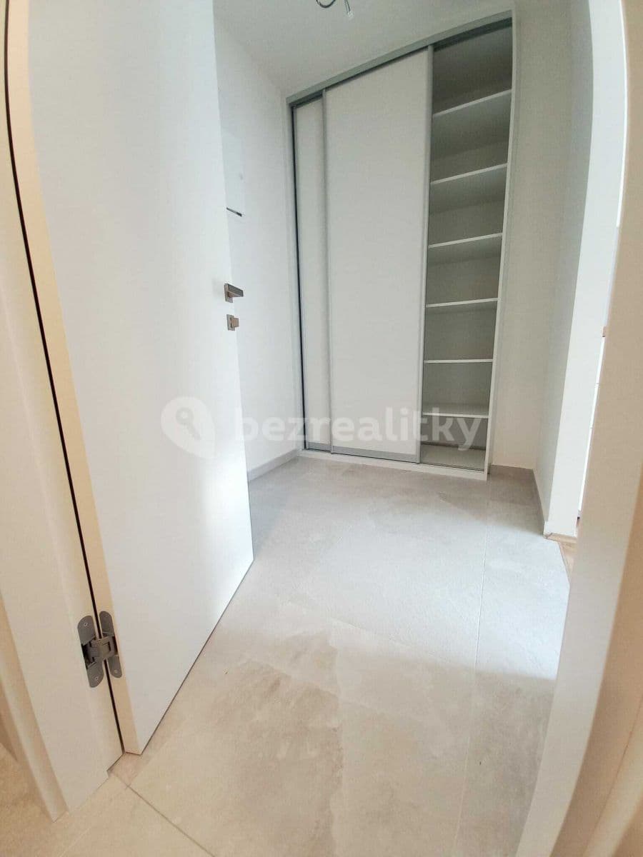 Pronájem bytu 1+kk 26 m², Podplukovníka Sochora, Praha, Praha Pronájem bytu 1+kk 26 m², Podplukovníka Sochora, Praha, Praha
