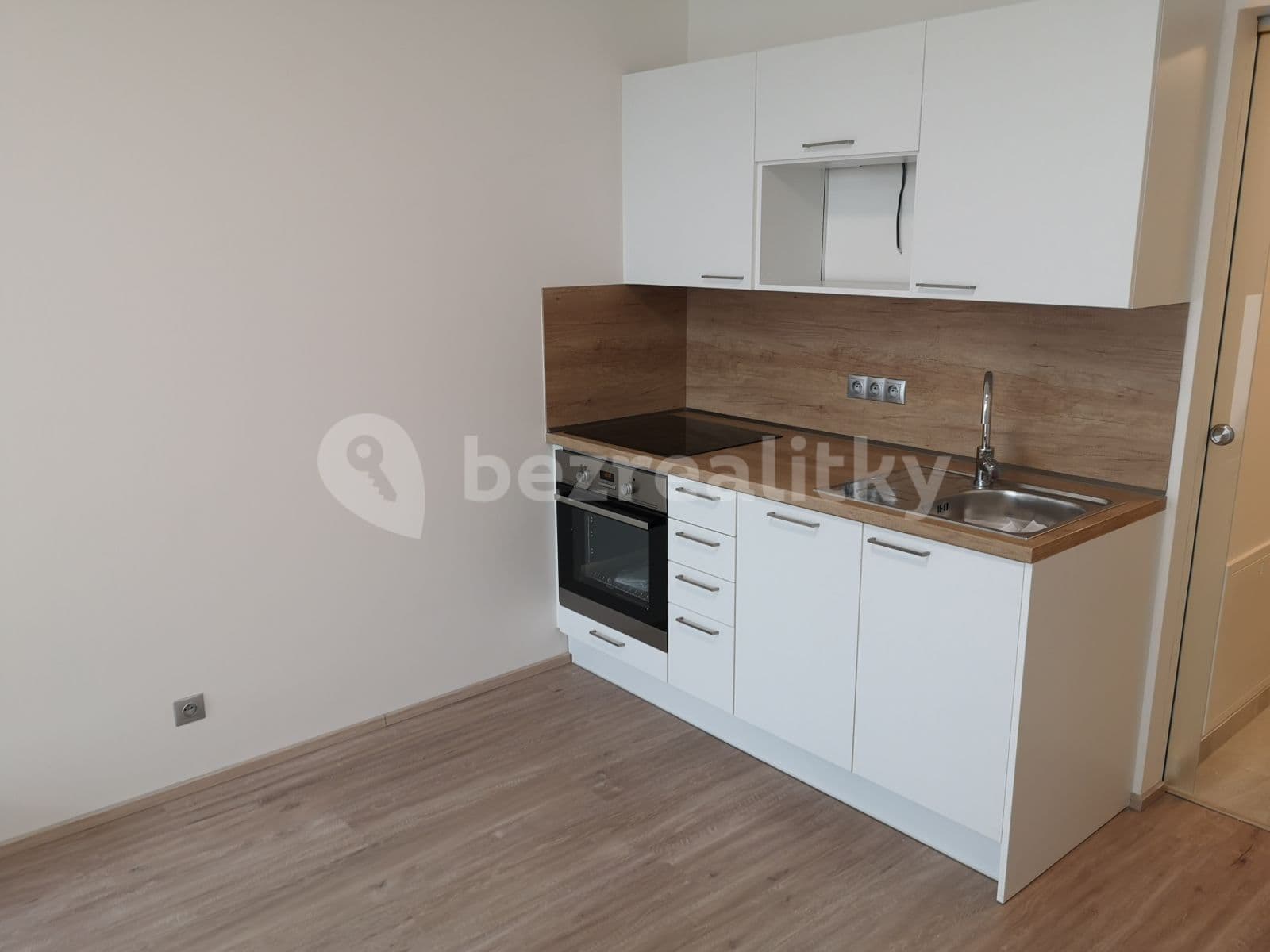 Pronájem bytu 1+kk 36 m², Kurta Konráda, Praha, Praha Pronájem bytu 1+kk 36 m², Kurta Konráda, Praha, Praha