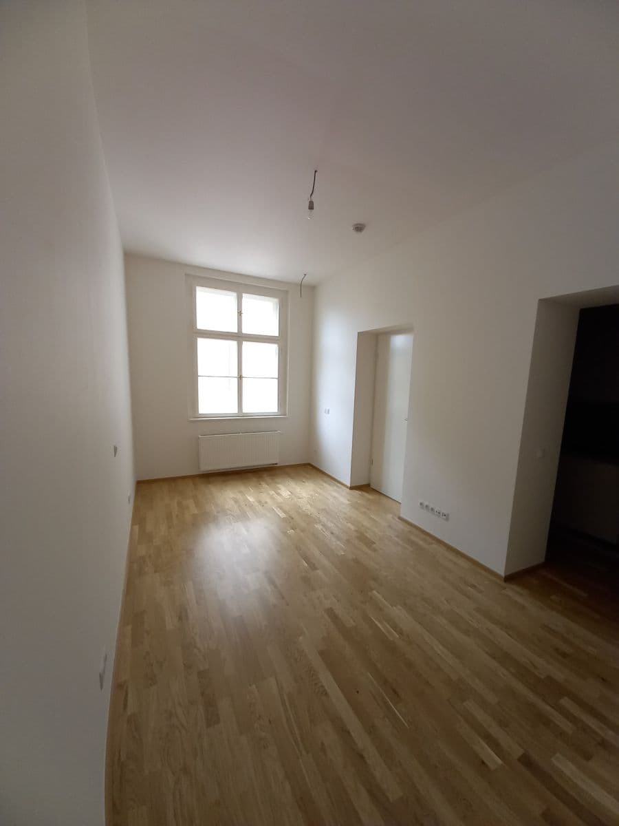 Pronájem bytu 1+kk 31 m², Tyršova, Praha, Praha Pronájem bytu 1+kk 31 m², Tyršova, Praha, Praha
