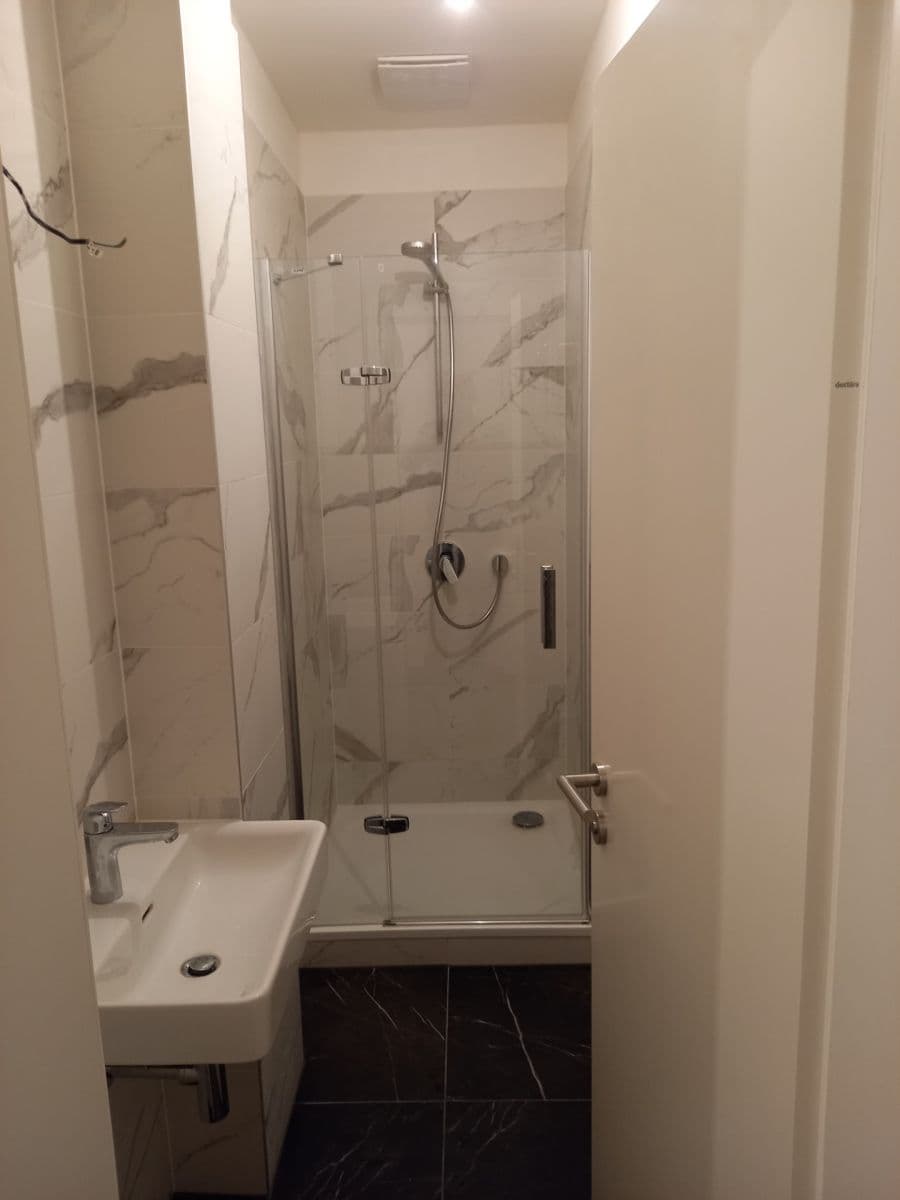 Pronájem bytu 1+kk 31 m², Tyršova, Praha, Praha Pronájem bytu 1+kk 31 m², Tyršova, Praha, Praha