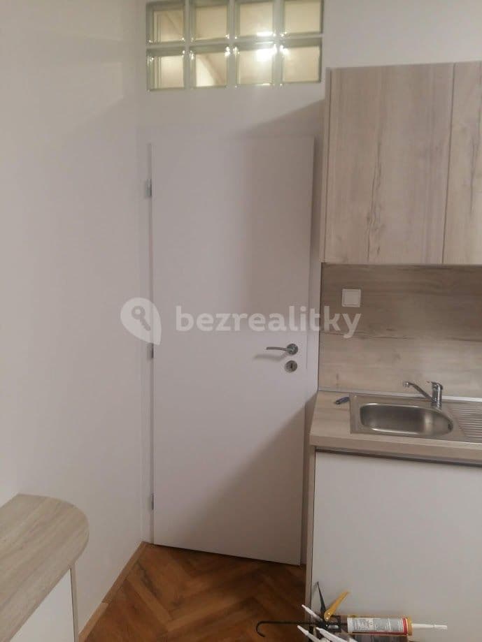 Pronájem bytu Garsoniéra 26 m², Botanická, Brno, Jihomoravský kraj Pronájem bytu Garsoniéra 26 m², Botanická, Brno, Jihomoravský kraj