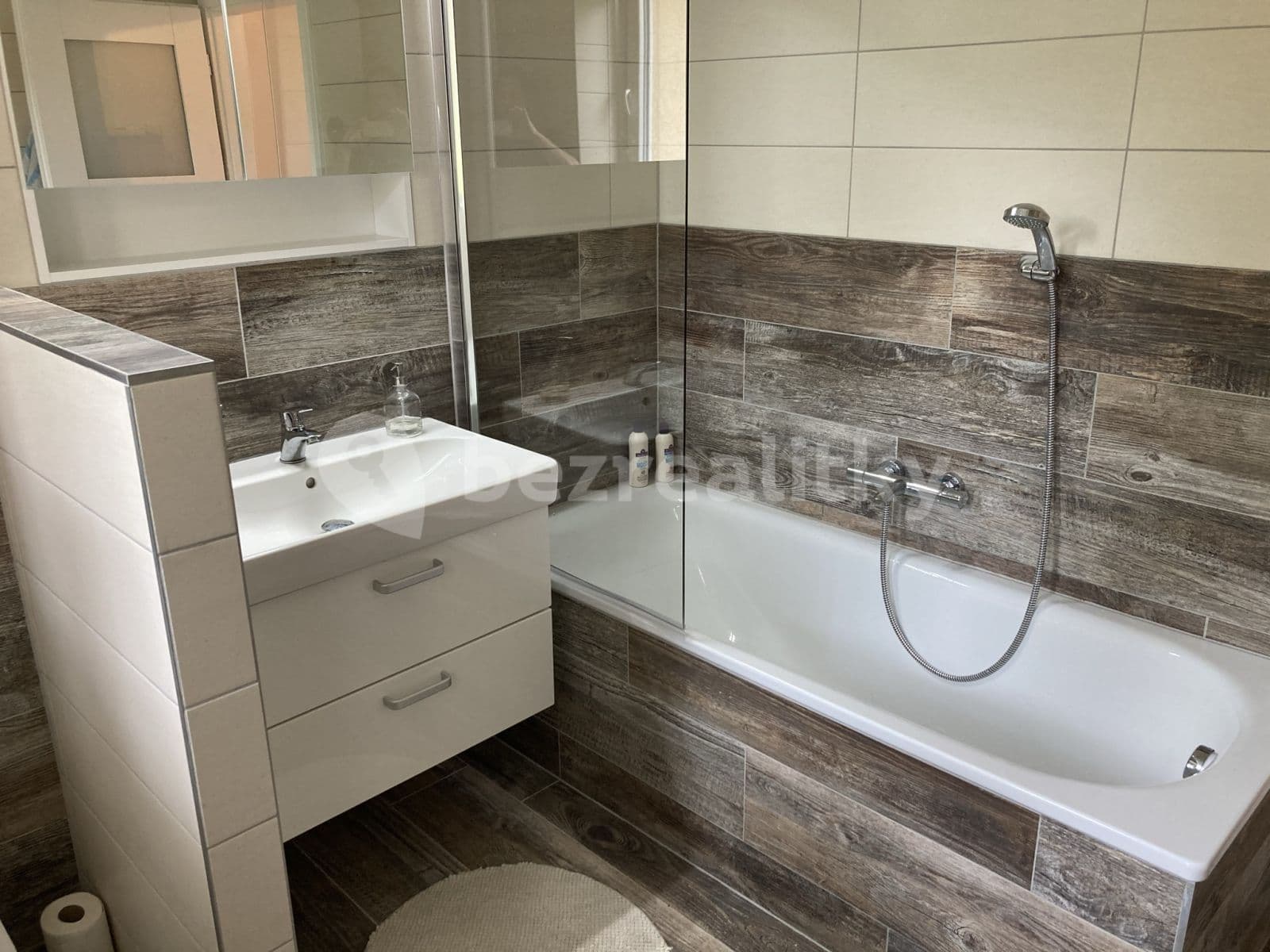 Pronájem bytu 2+1 49 m², Třída Míru, Beroun, Středočeský kraj Pronájem bytu 2+1 49 m², Třída Míru, Beroun, Středočeský kraj